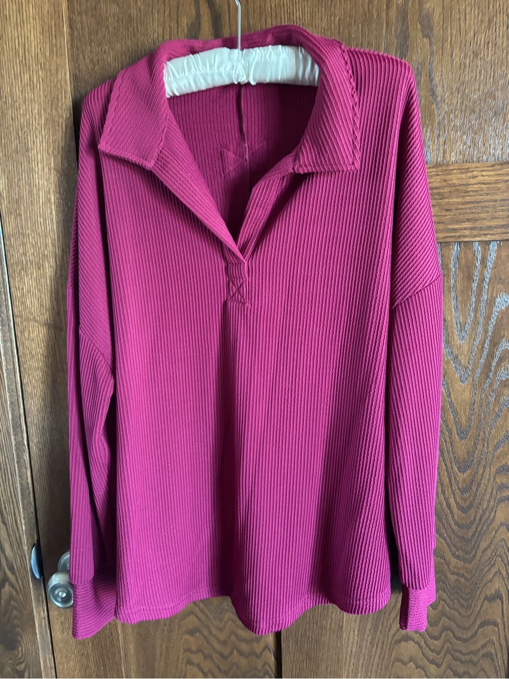 Women's Fuchsia Long-Sleeve Ribbed V Neck Polo Top.  Small. DD Designs.